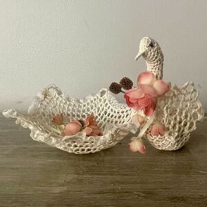 Vintage Crochet Swan Ornament & 7” Lace Star Bowl Floral Set Stiffened